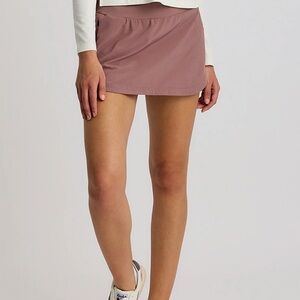 Free fly active skort 13” Like new!! Sz M